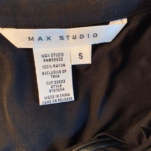 Max Studio Women’s Long Sleeve Button Down size S - Picture 2 of 4